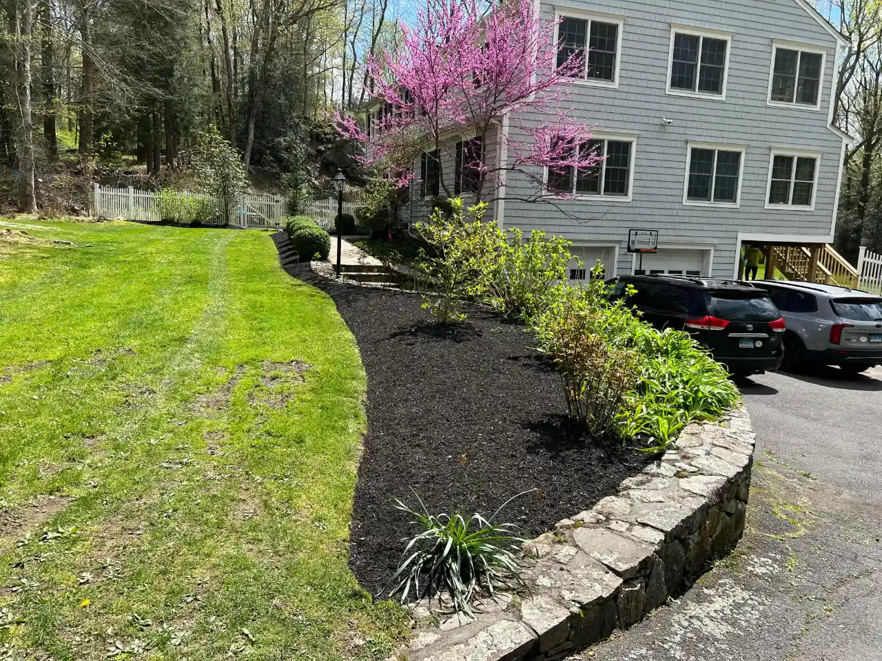 Lawn care Connecticut - Roland's